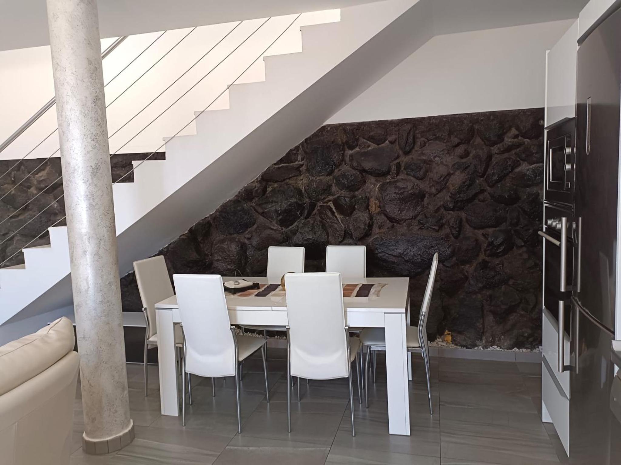 LUXURY VILLA SEA VIEWS HEATED POOL private jacuzzi wifi bbq parking tennis court