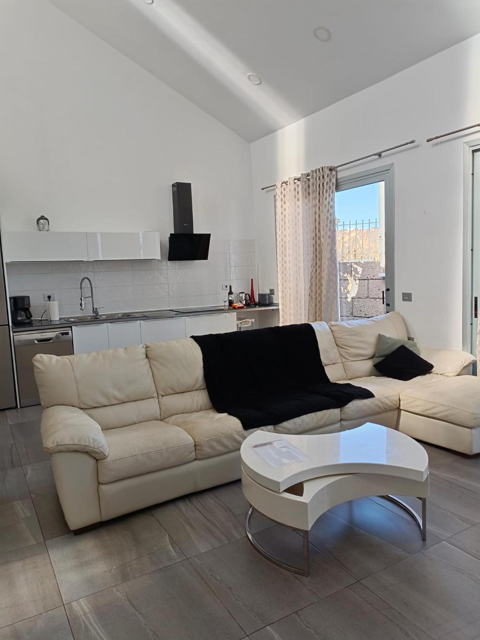 LUXURY VILLA SEA VIEWS HEATED POOL private jacuzzi wifi bbq parking tennis court