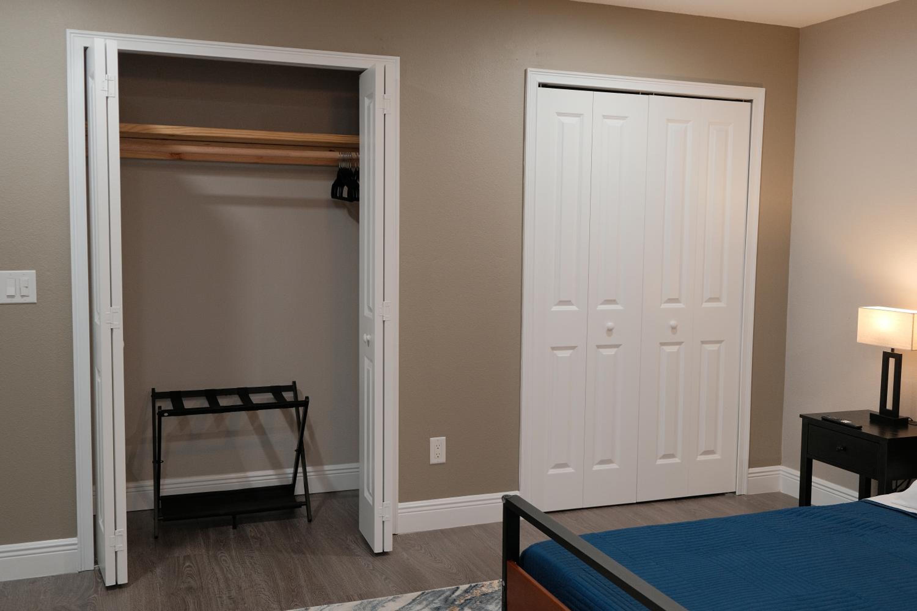 Sleeps 8-Pool-5 min to Universal! Spacious