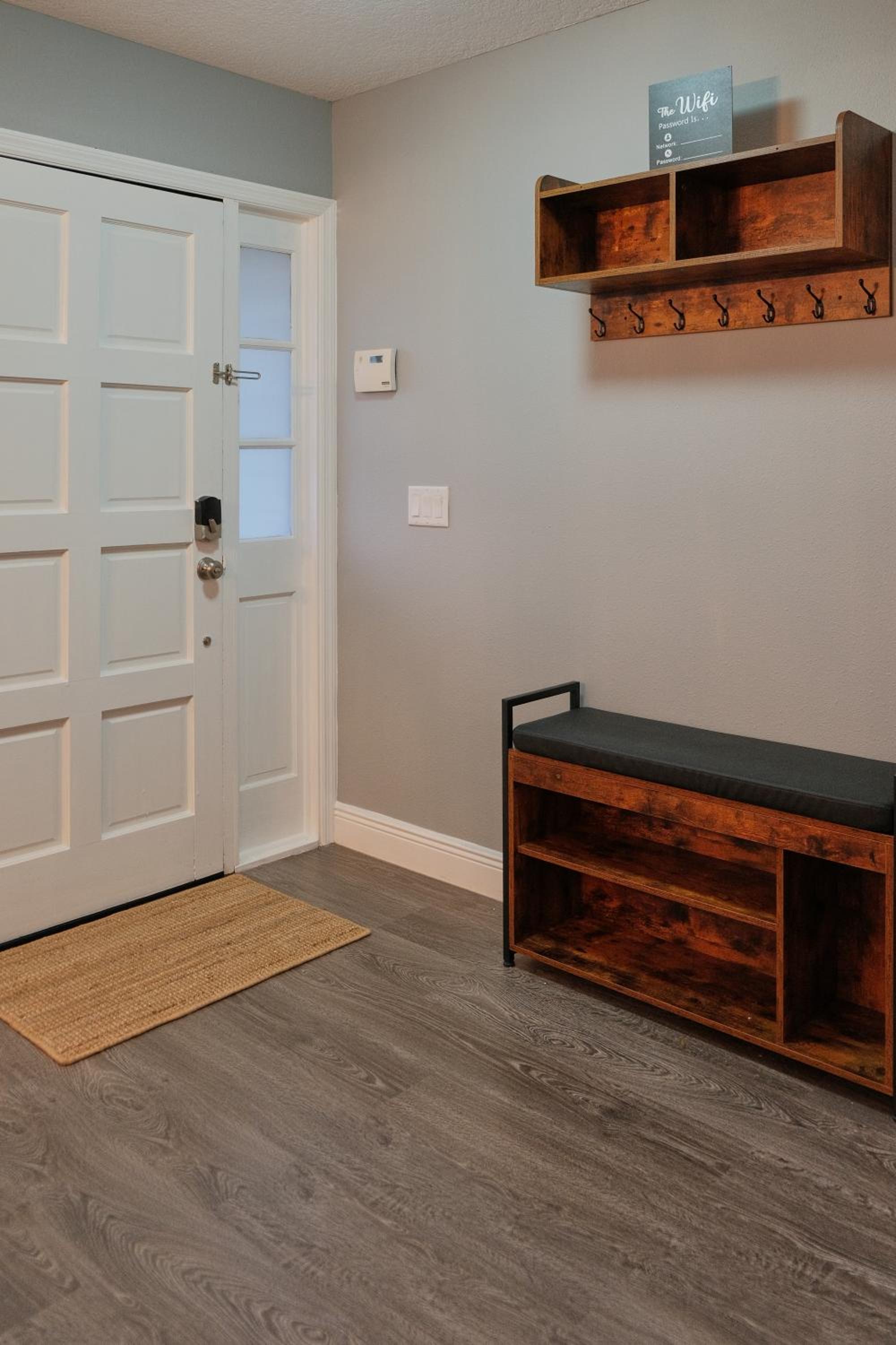Sleeps 8-Pool-5 min to Universal! Spacious
