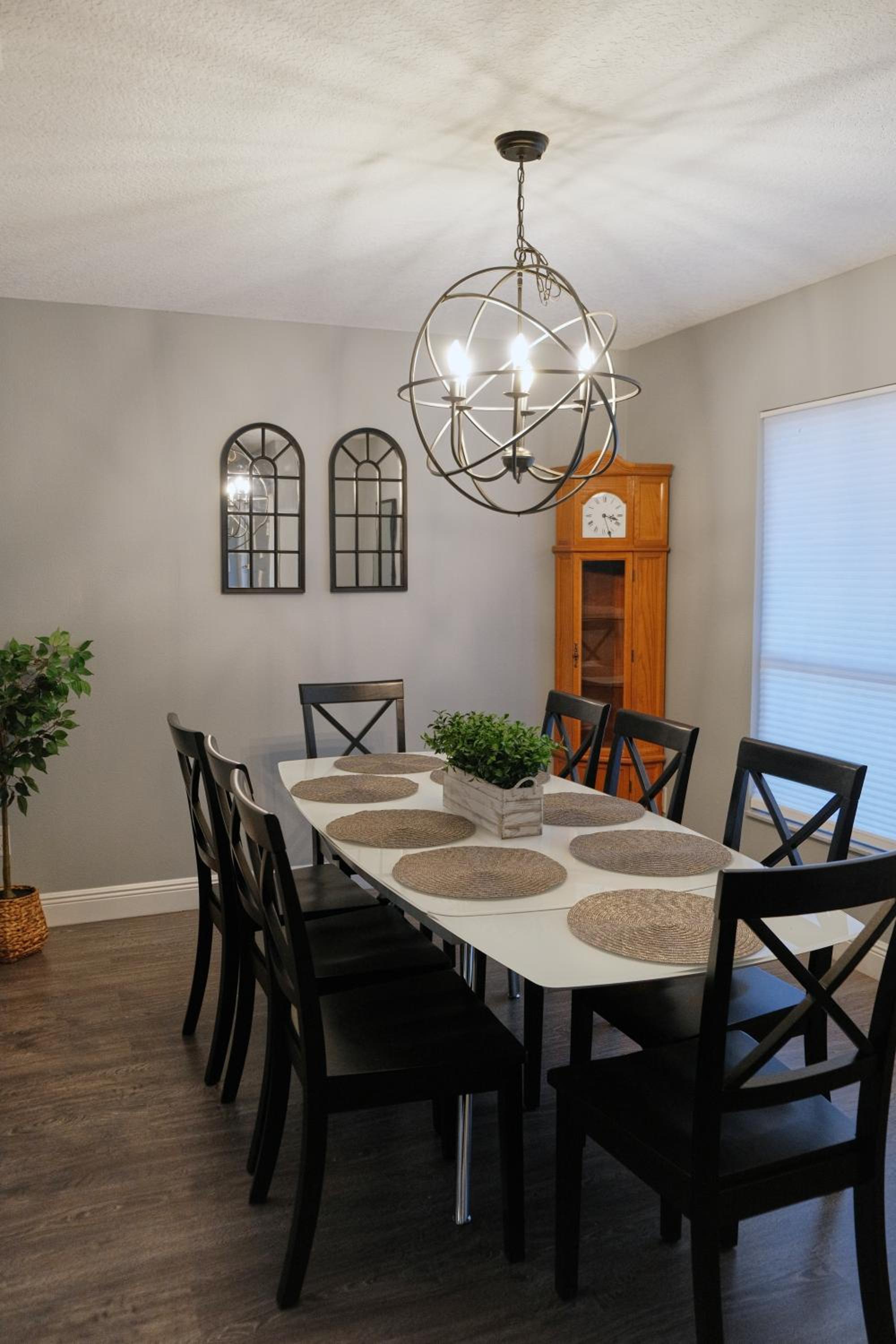 Sleeps 8-Pool-5 min to Universal! Spacious