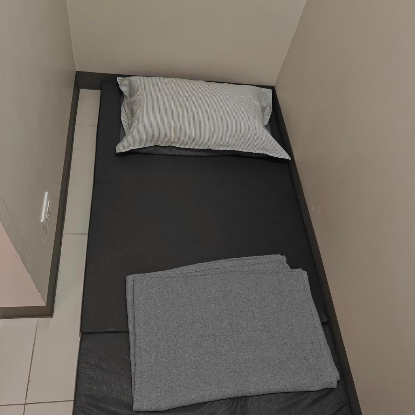 Uptown Parksuites Floor15 2br1 view 5