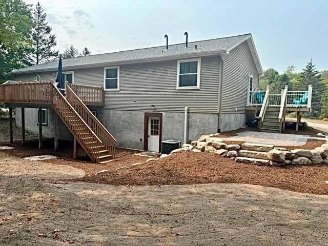 Spacious Leelanau home near the best of Michigan view 5