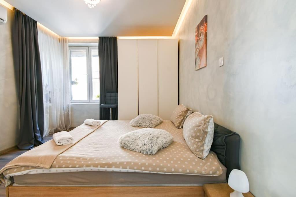 Velar 1BDR Apartment