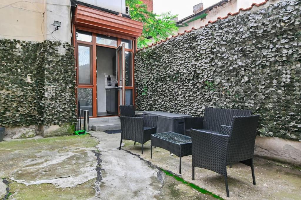 Velar 1BDR Apartment