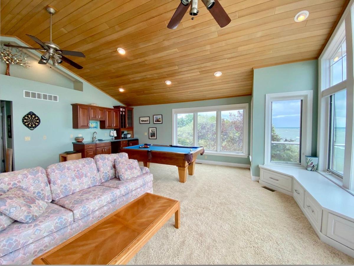 Private Beach Pool Table HUGE views gas grill