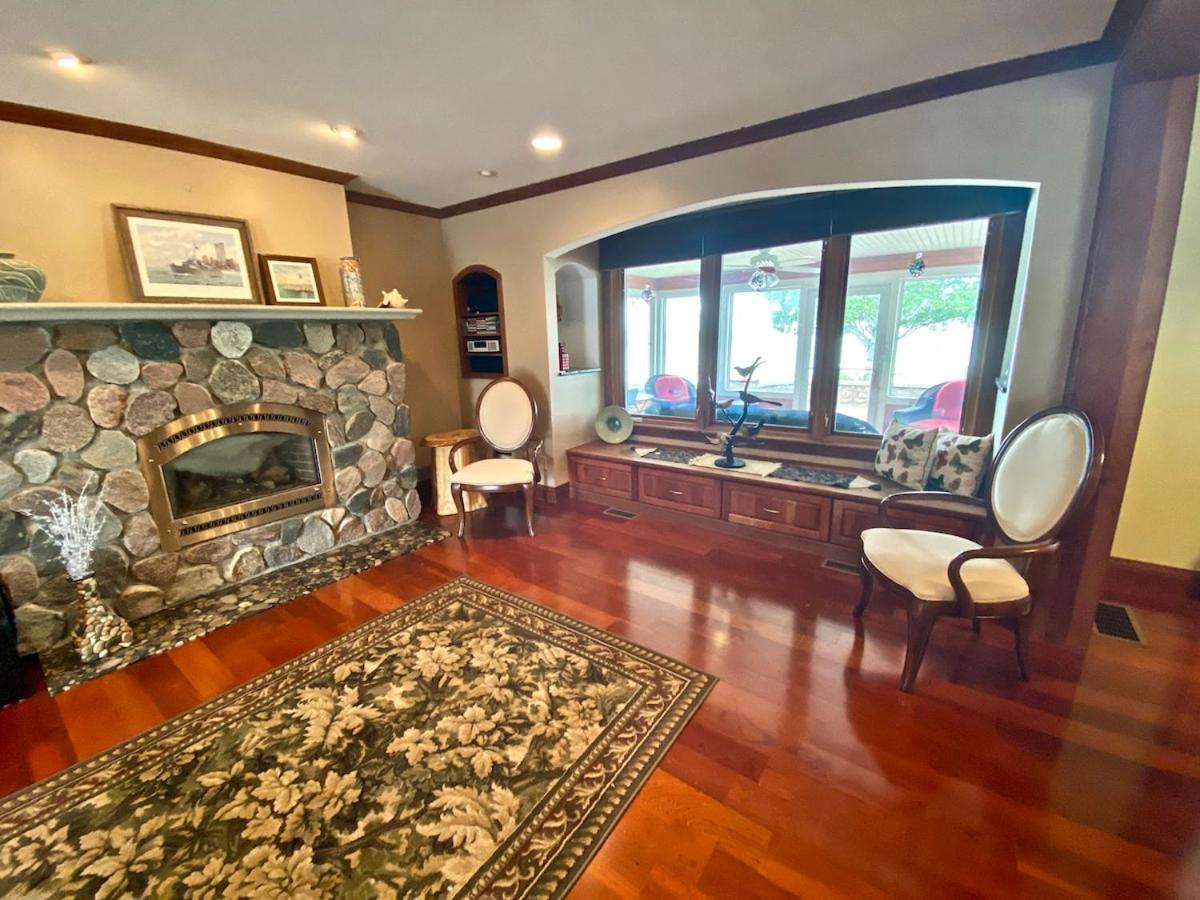 Private Beach Pool Table HUGE views gas grill