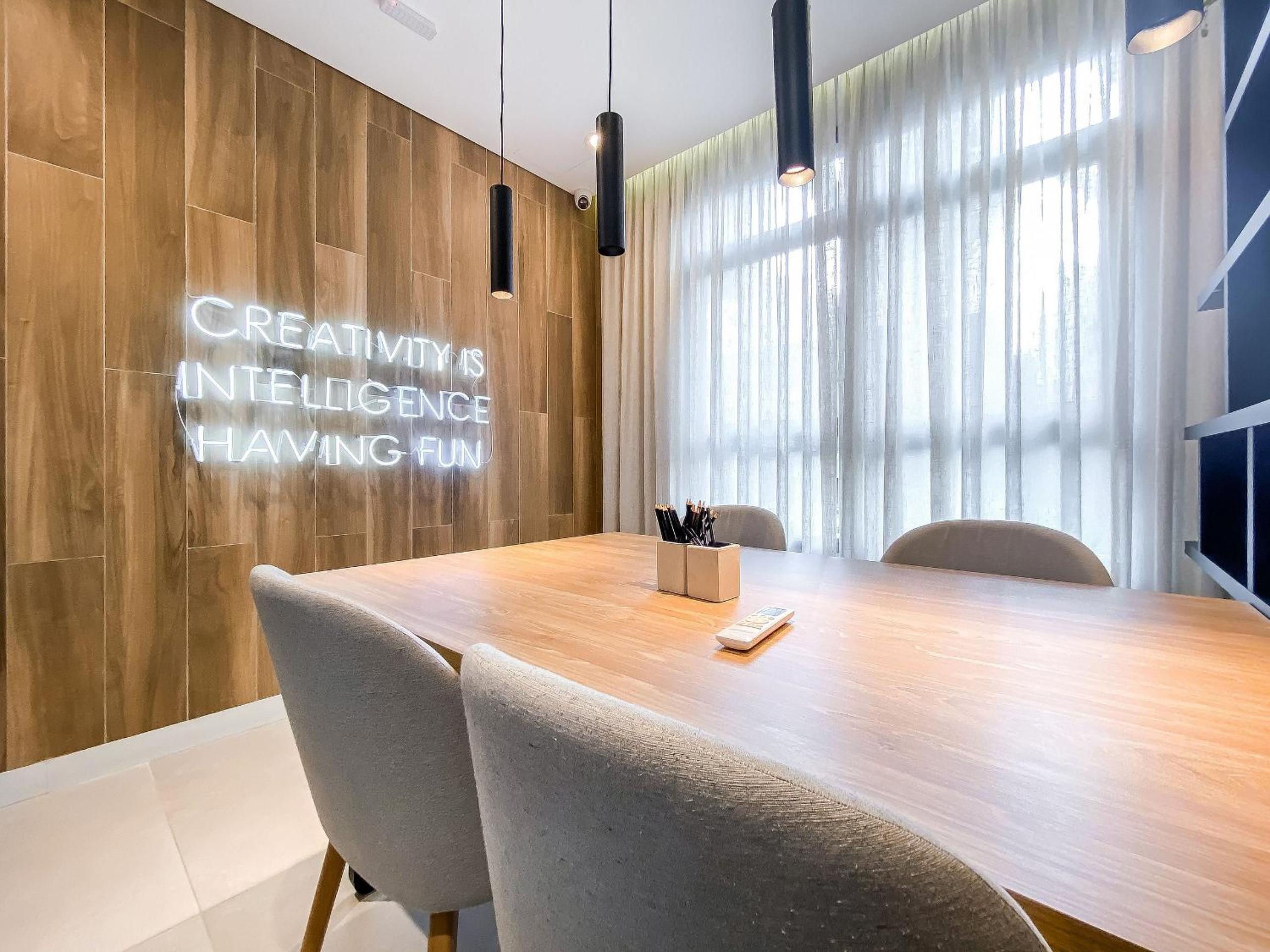meeting & event spaces