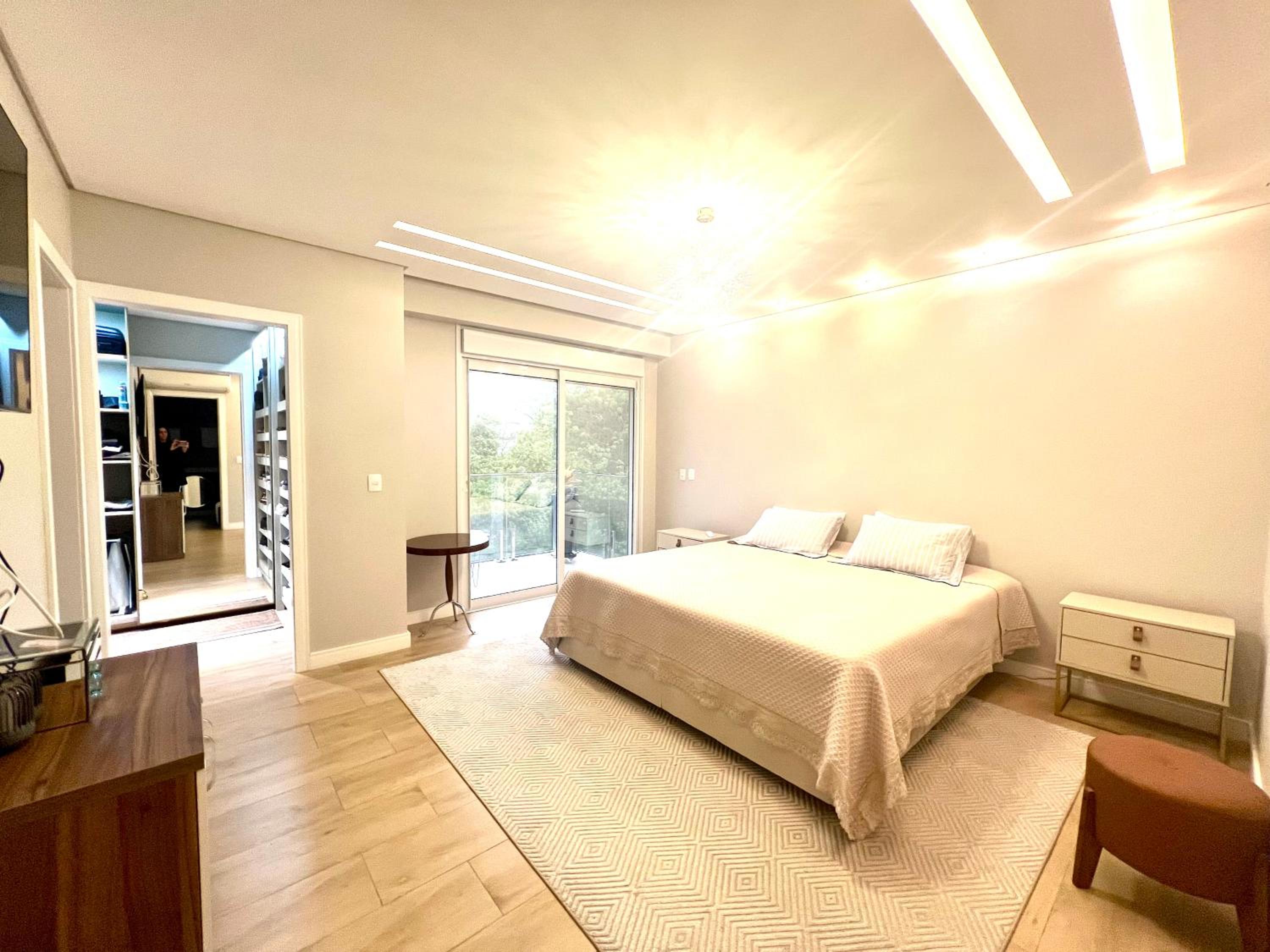 Casa Luxo com piscina a 500 metros da praia