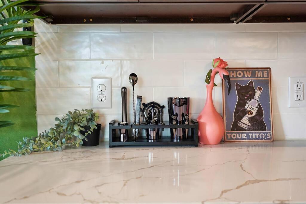 Trendy Heights Haven-Cozy Stay in Heart of HTX view 5