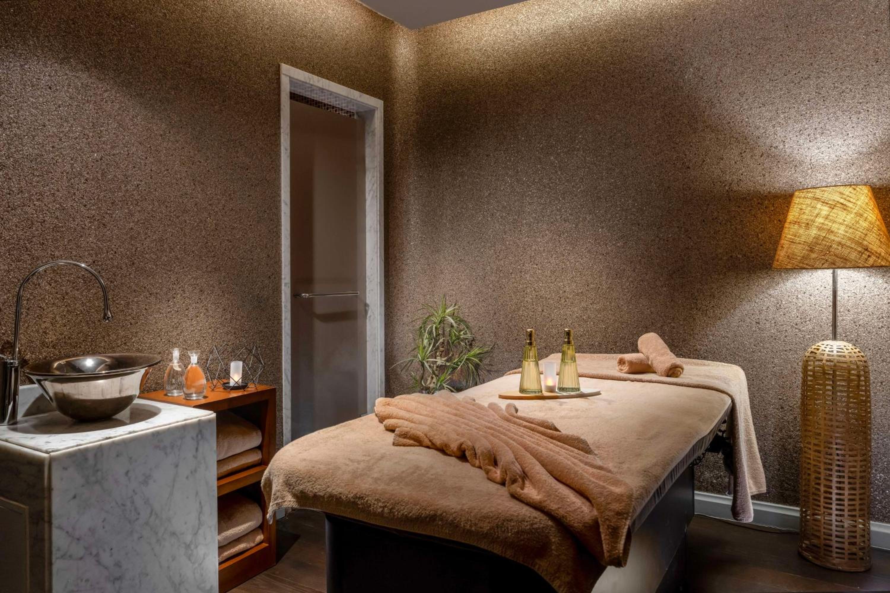 Radisson Blu Otel İstanbul Ottomare - Image 213