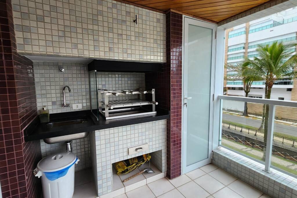 Apartamento Pé na Areia com 3 Dormitórios no Módulo 6 da Riviera