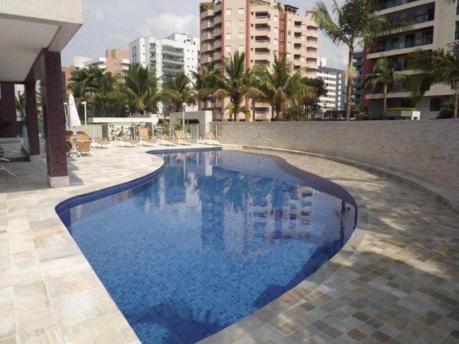 Apartamento Pé na Areia com 3 Dormitórios no Módulo 6 da Riviera