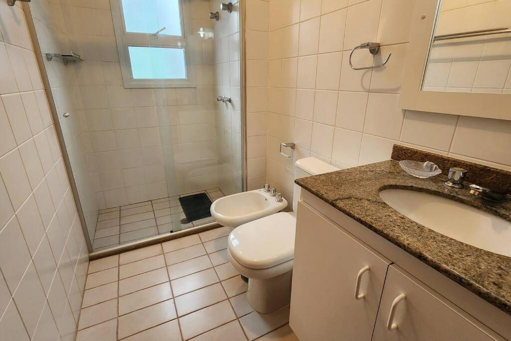 Apartamento Pé na Areia com 3 Dormitórios no Módulo 6 da Riviera