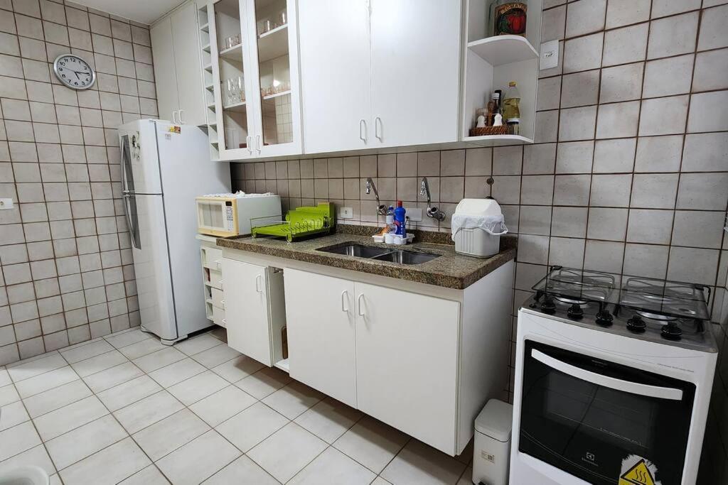Apartamento Pé na Areia com 3 Dormitórios no Módulo 6 da Riviera