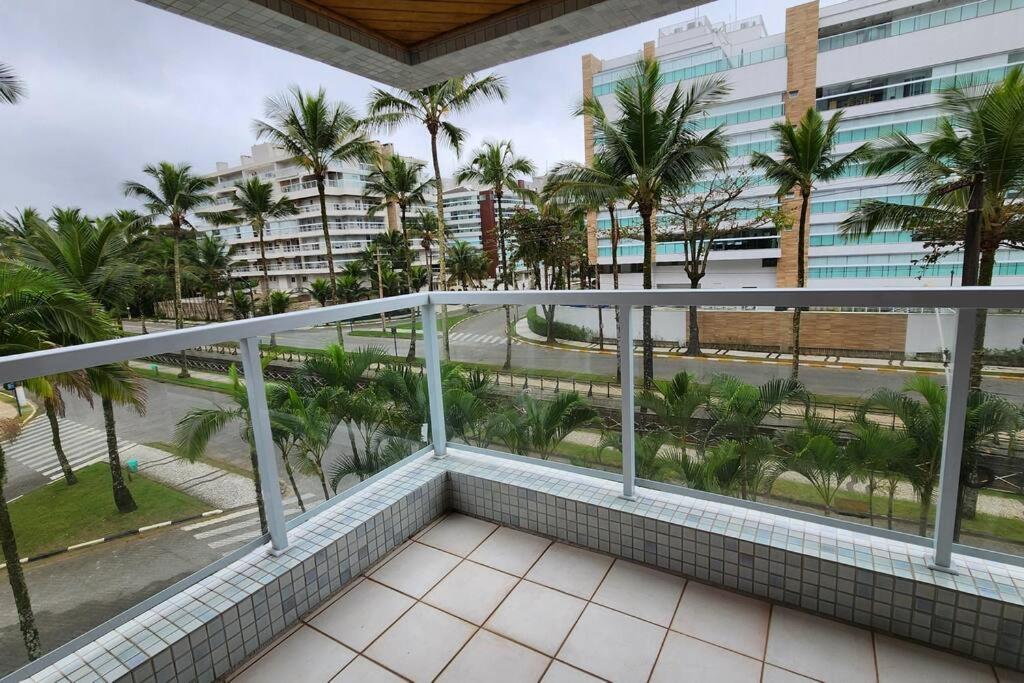 Apartamento Pé na Areia com 3 Dormitórios no Módulo 6 da Riviera