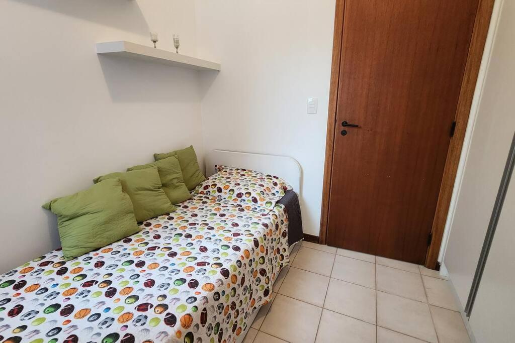 Apartamento Pé na Areia com 3 Dormitórios no Módulo 6 da Riviera