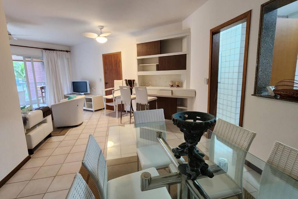 Apartamento Pé na Areia com 3 Dormitórios no Módulo 6 da Riviera