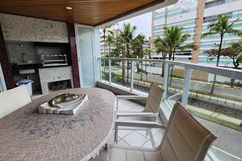 Apartamento Pé na Areia com 3 Dormitórios no Módulo 6 da Riviera