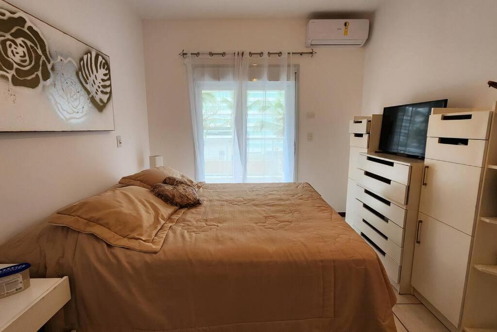 Apartamento Pé na Areia com 3 Dormitórios no Módulo 6 da Riviera