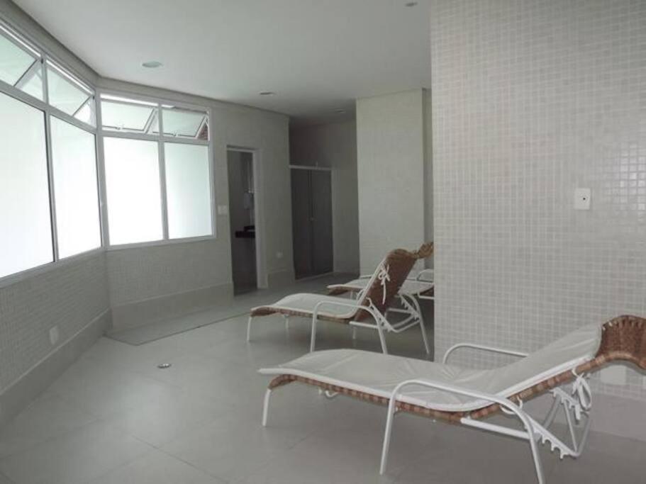 Apartamento Pé na Areia com 3 Dormitórios no Módulo 6 da Riviera