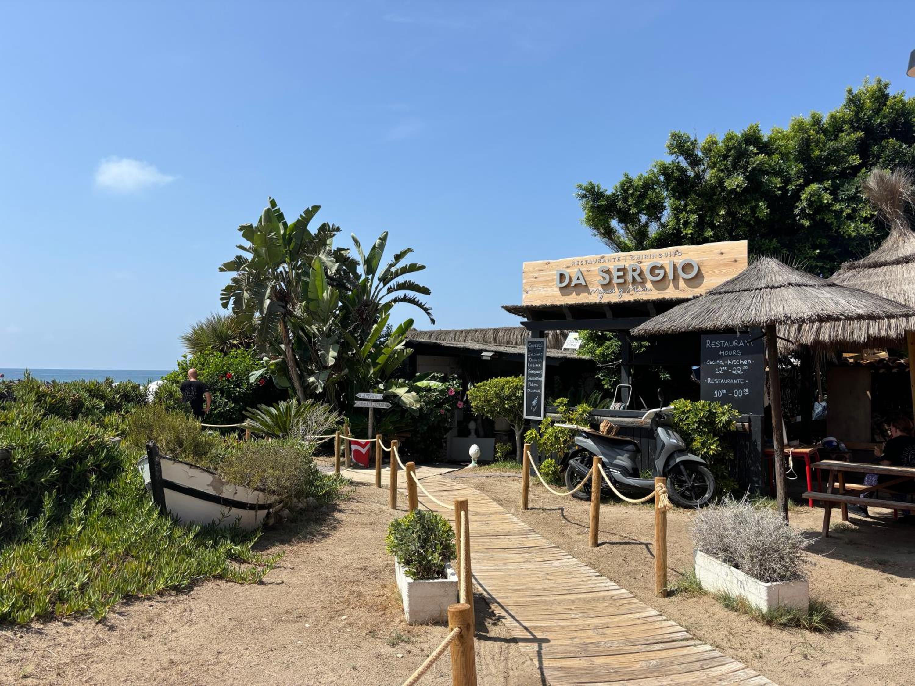 Alvarito Family Beach Retreat