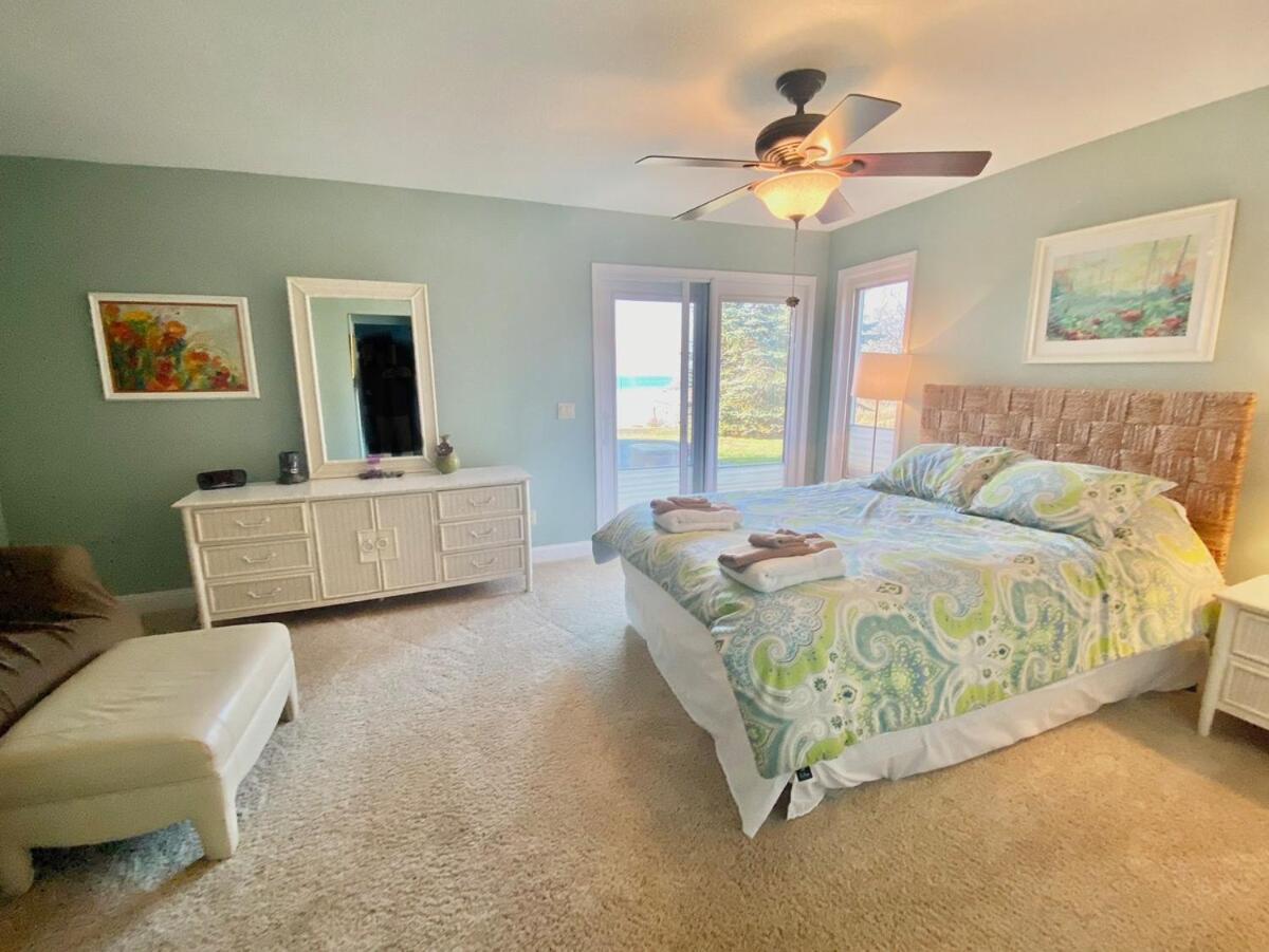 Private Beach Pool Table HUGE views gas grill