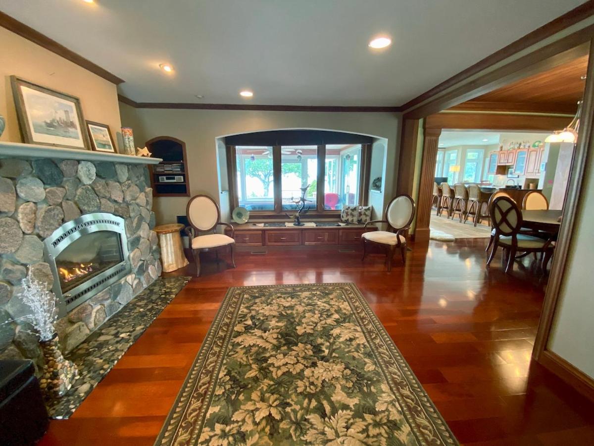 Private Beach Pool Table HUGE views gas grill