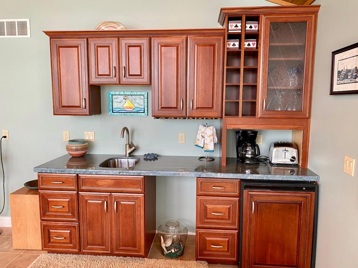Private Beach Pool Table HUGE views gas grill
