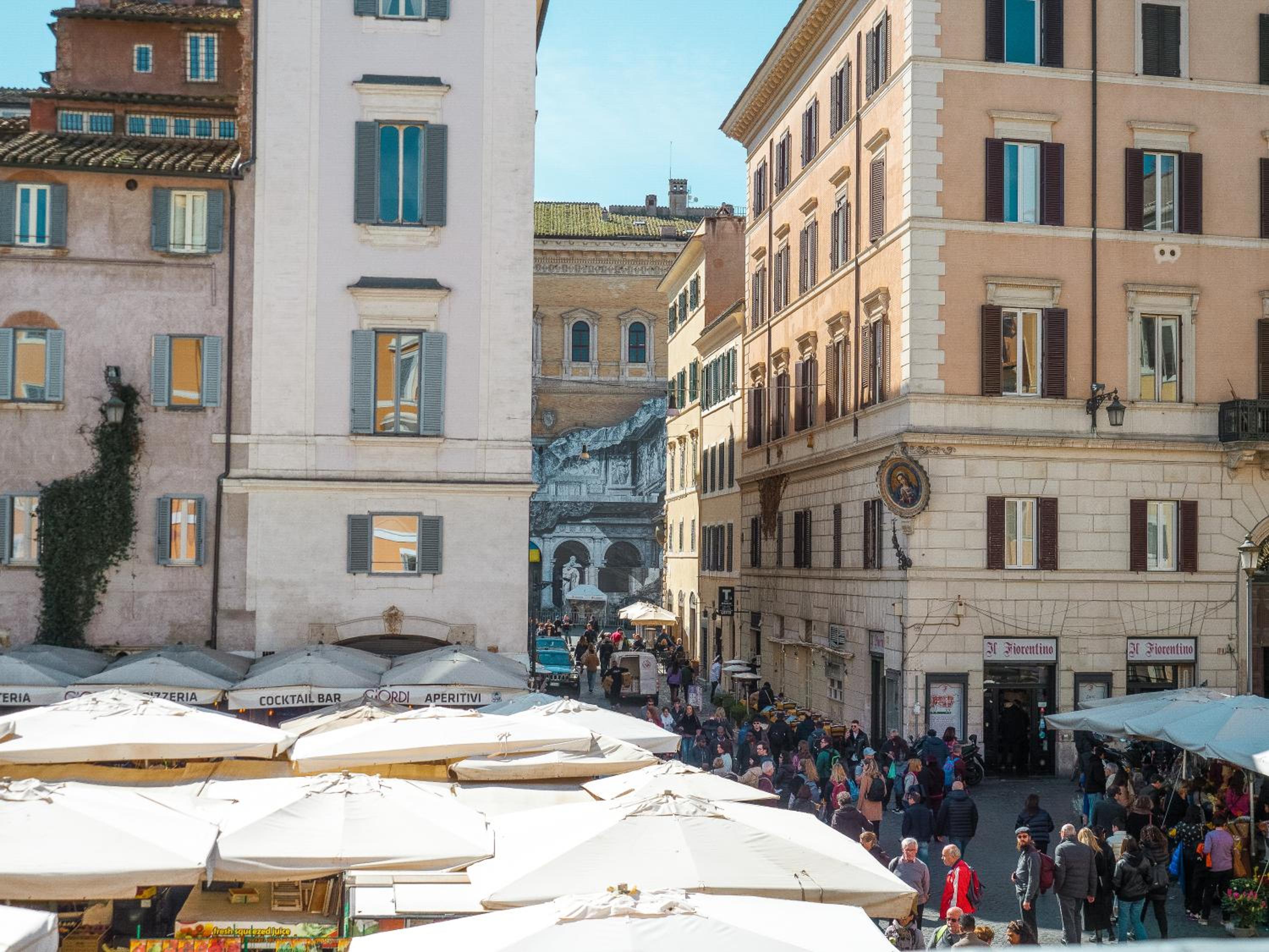 Exclusive 3BR with View over Campo de Fiori IREX Apartment