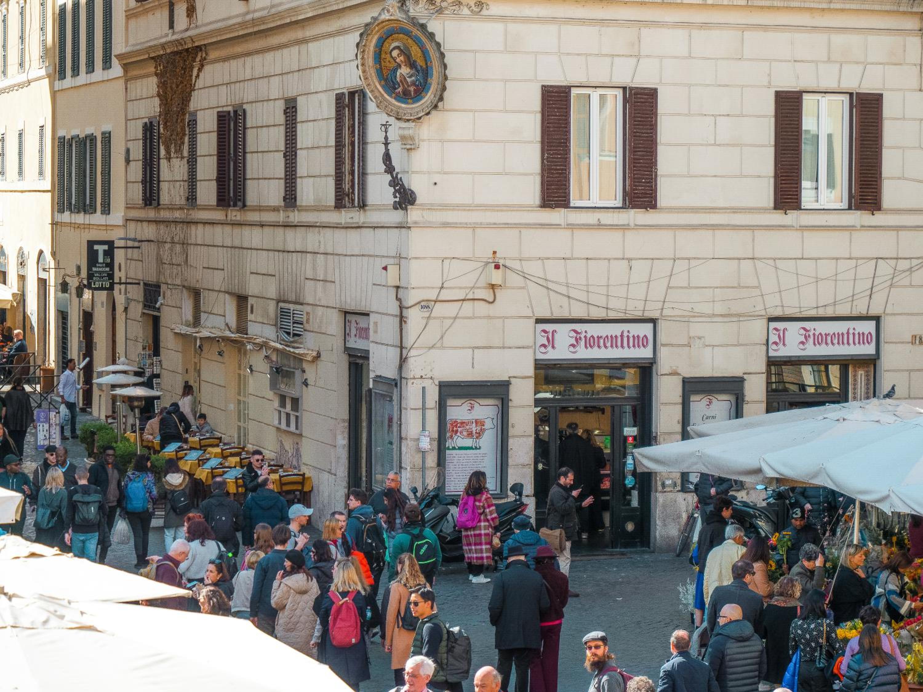 Exclusive 3BR with View over Campo de Fiori IREX Apartment