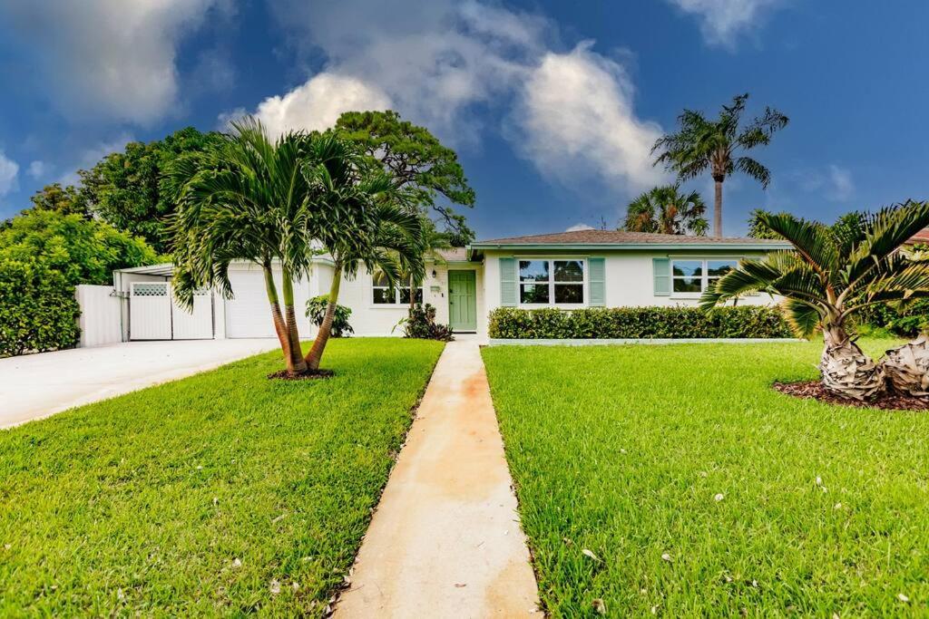 Modern 3BR Escape Has Pets, Free Parking, Workspace view 2