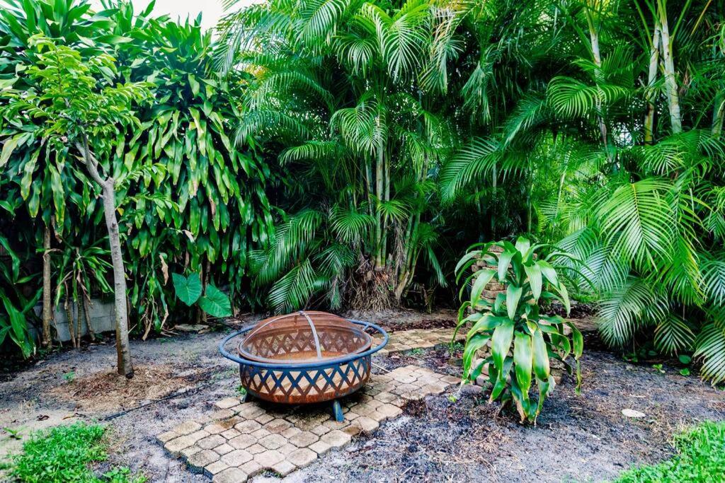 Modern 3BR Escape Has Pets, Free Parking, Workspace view 3