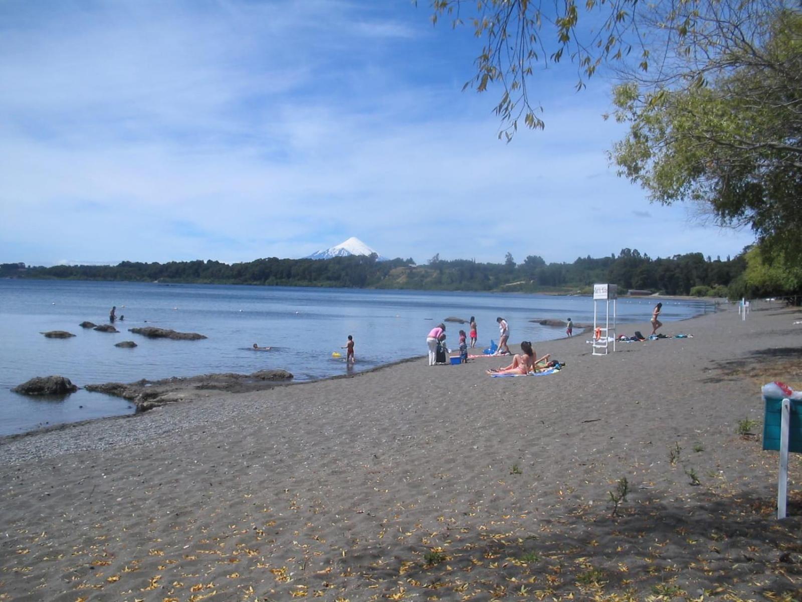 Casa Borde lago y playa volcanes