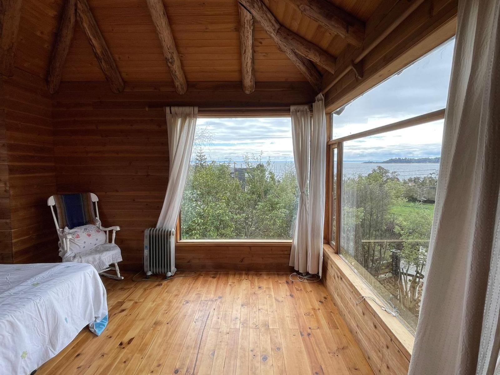 Casa Borde lago y playa volcanes