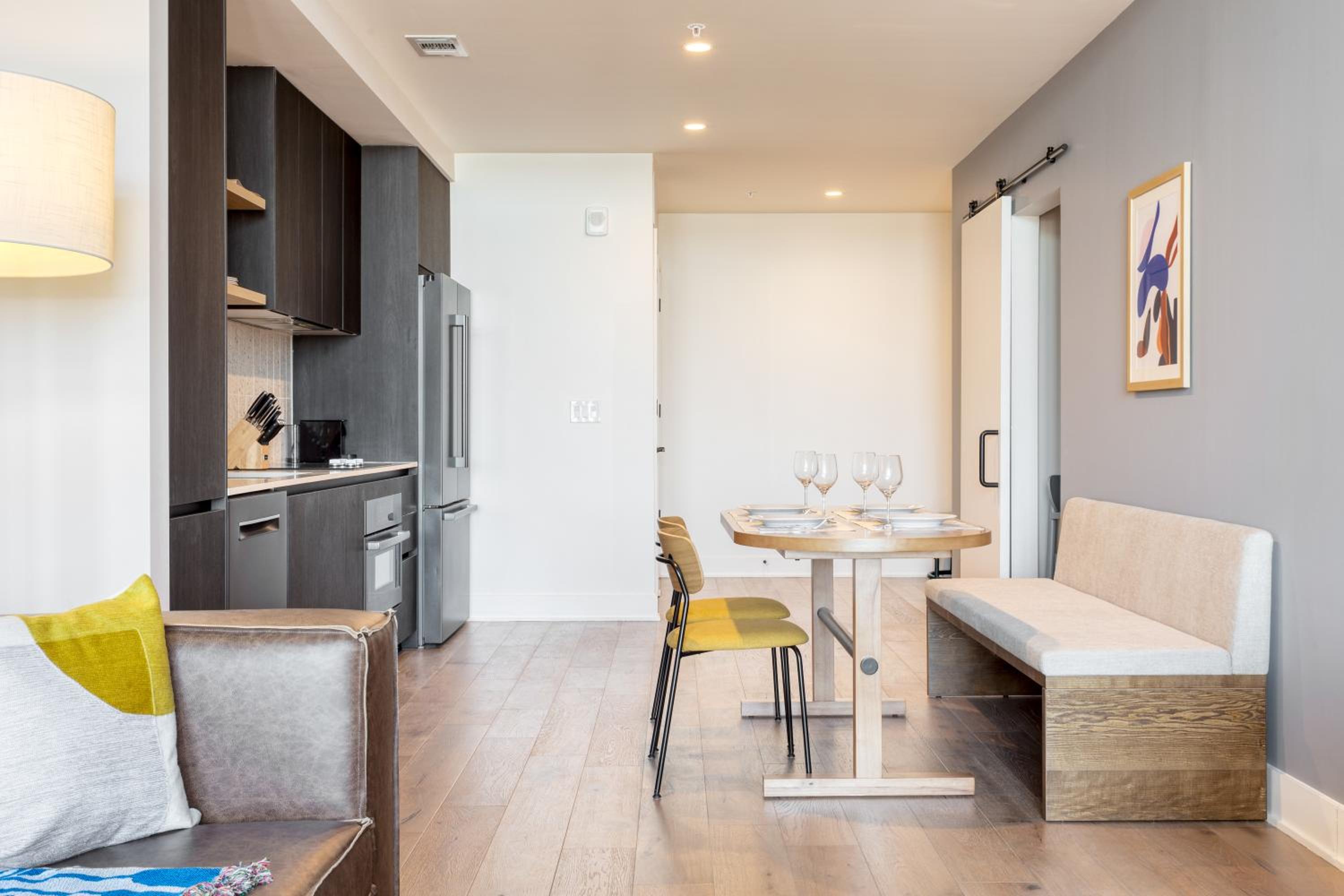 The Natiivo by AvantStay Modern High-Rise with Rooftop Pool & Skyline Views