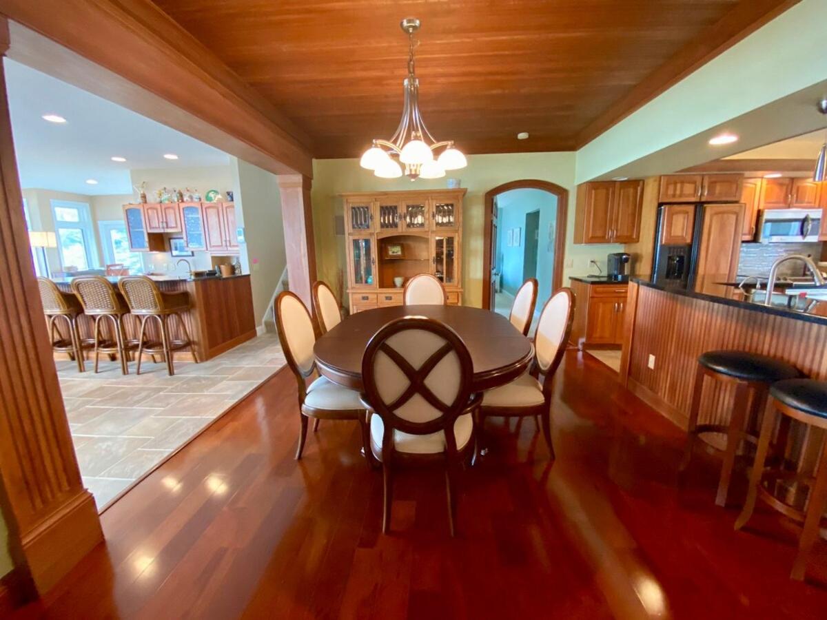 Private Beach Pool Table HUGE views gas grill