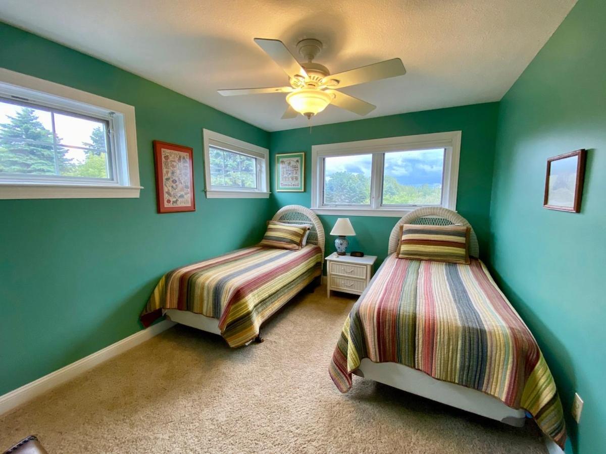 Private Beach Pool Table HUGE views gas grill