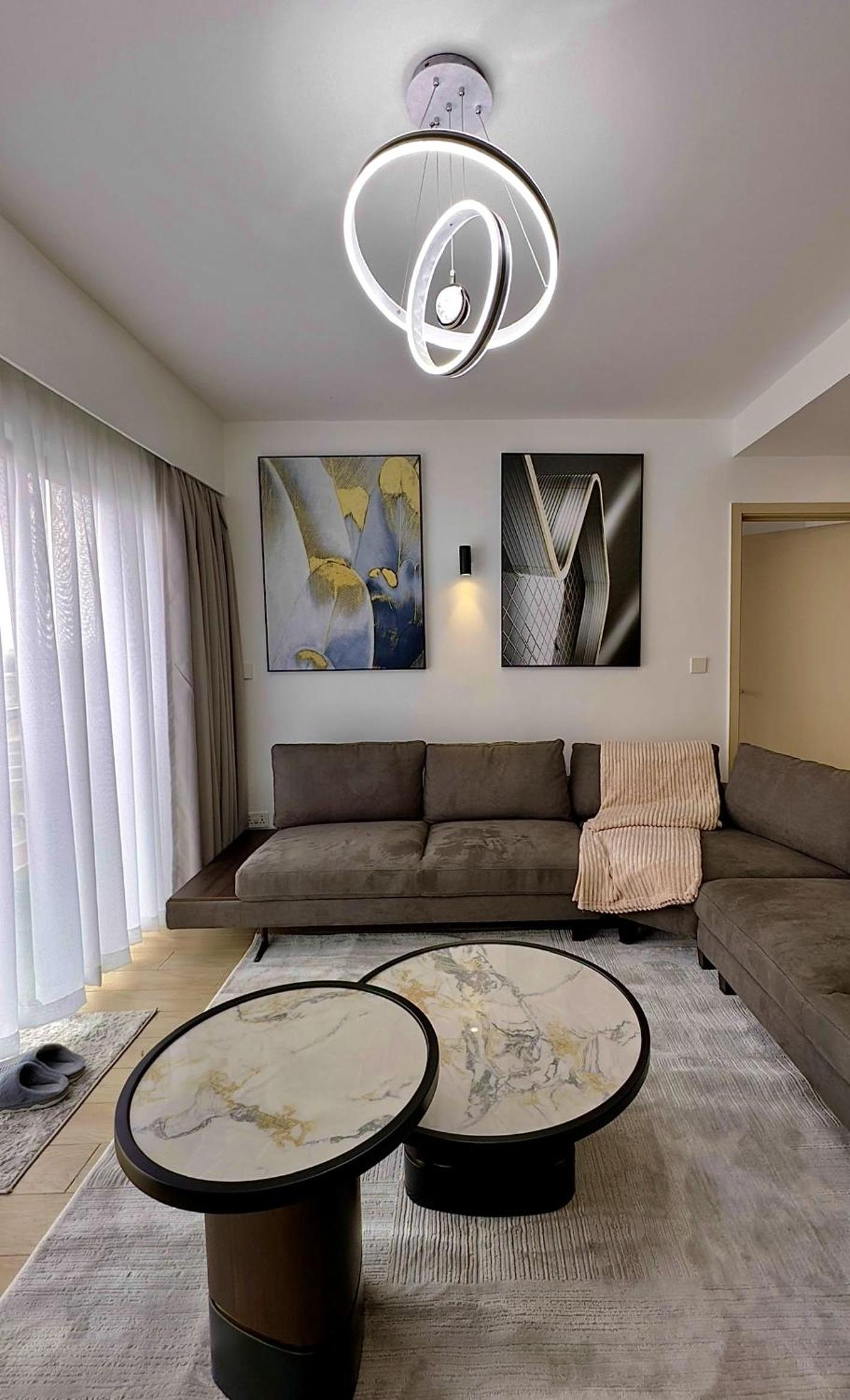 Stylish 1BR Condo with Pool, Gym, Parking & Wi-Fi view 5