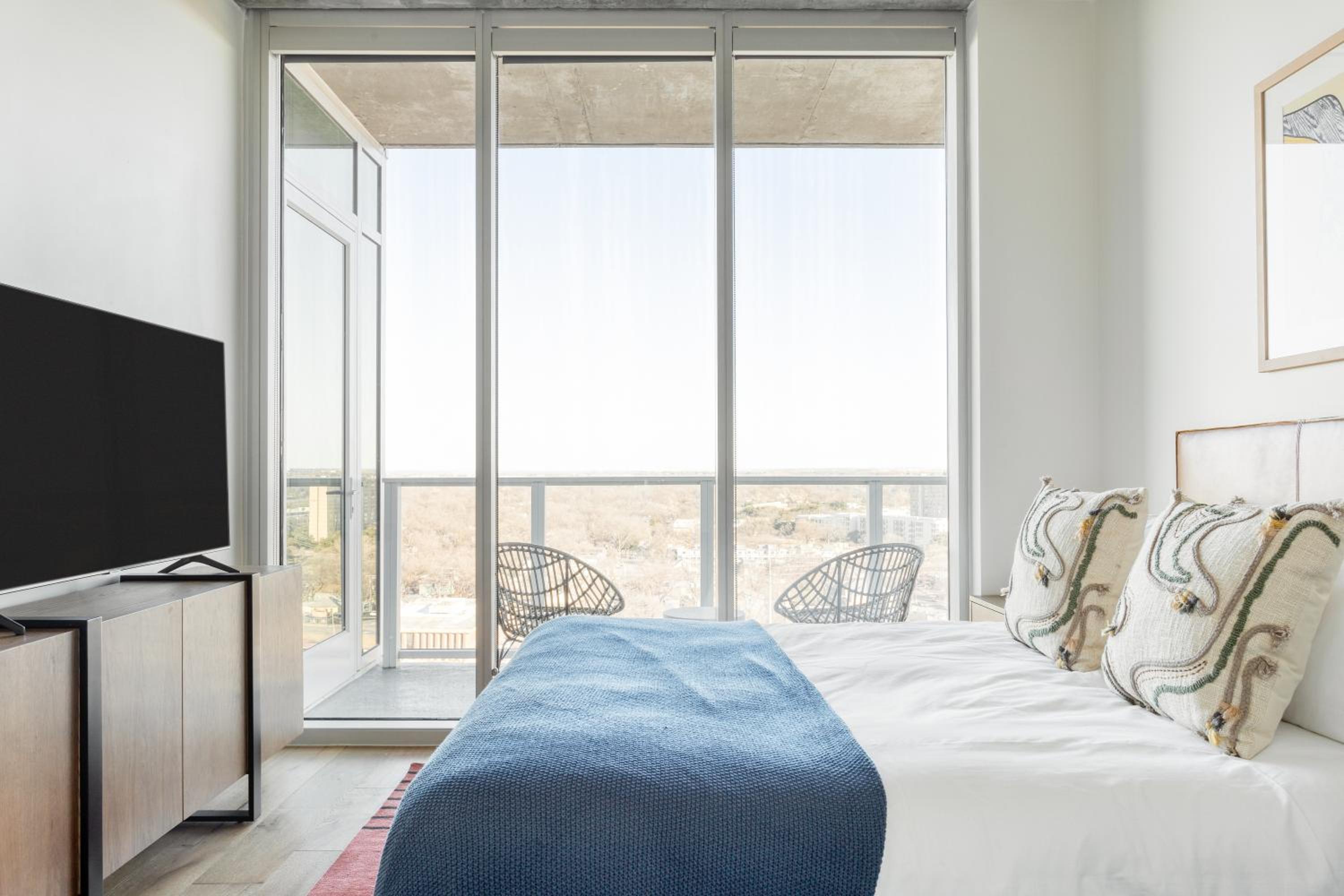 The Natiivo by AvantStay Modern High-Rise with Rooftop Pool & Skyline Views