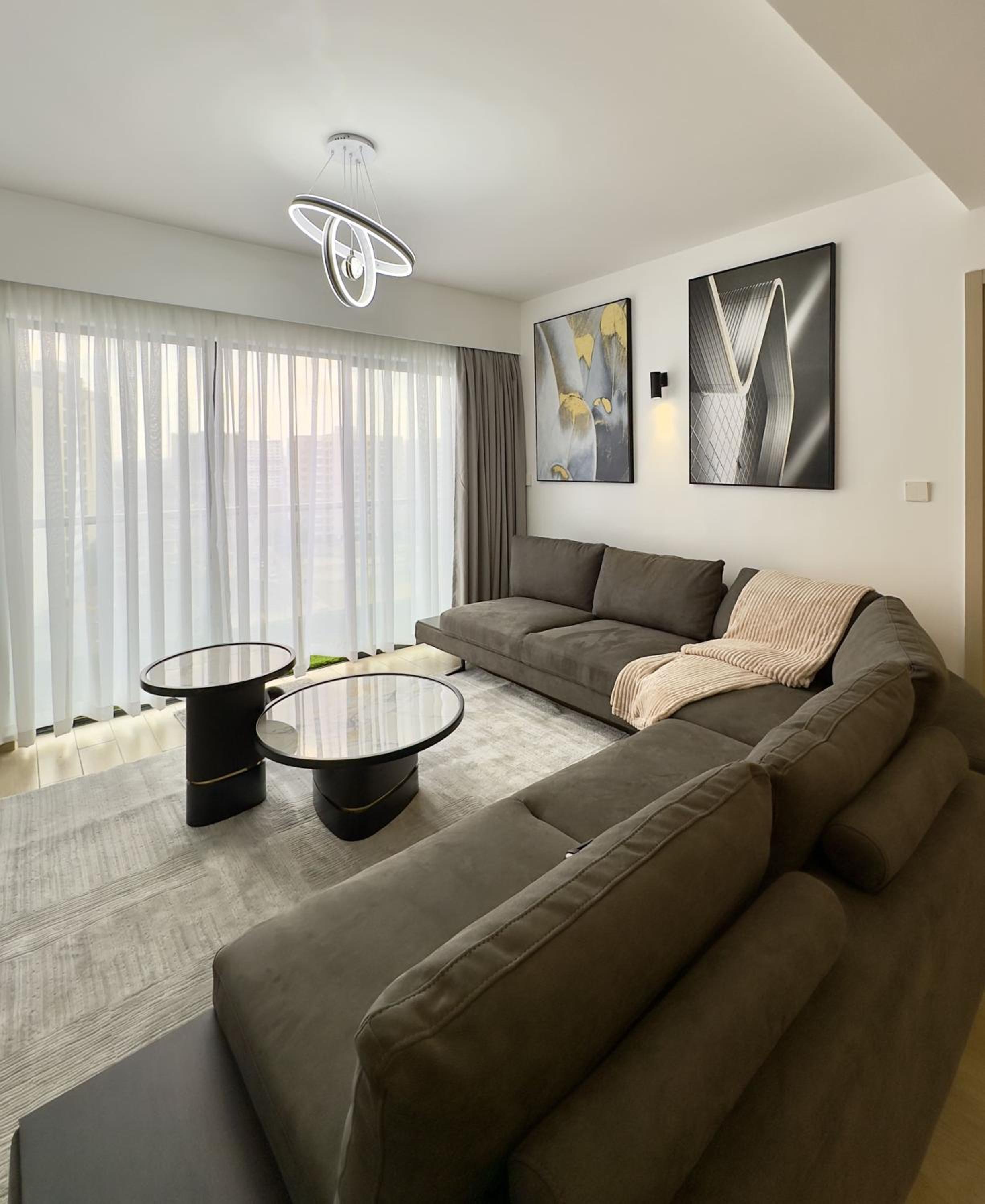 Stylish 1BR Condo with Pool, Gym, Parking & Wi-Fi view 2