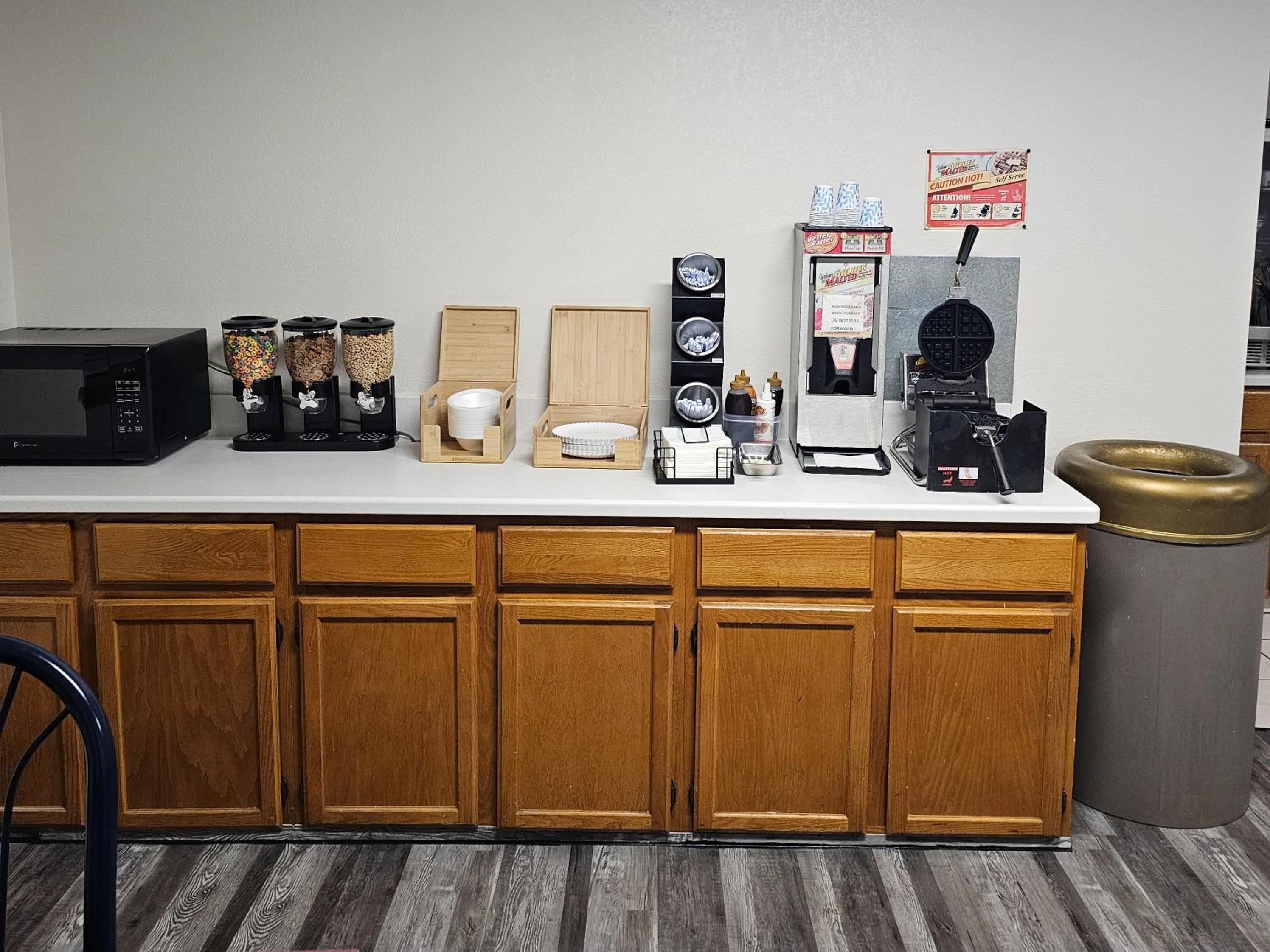 Tucumcari Vacations - Rodeway Inn - Property Image 5