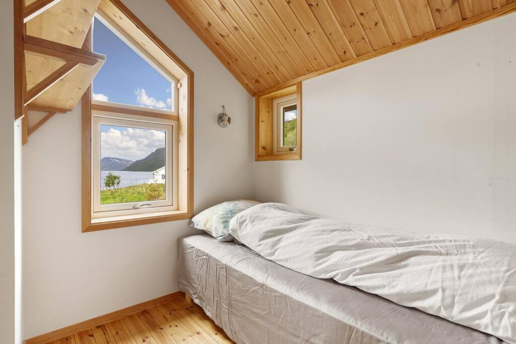 Peaceful house in nature- no road view 4