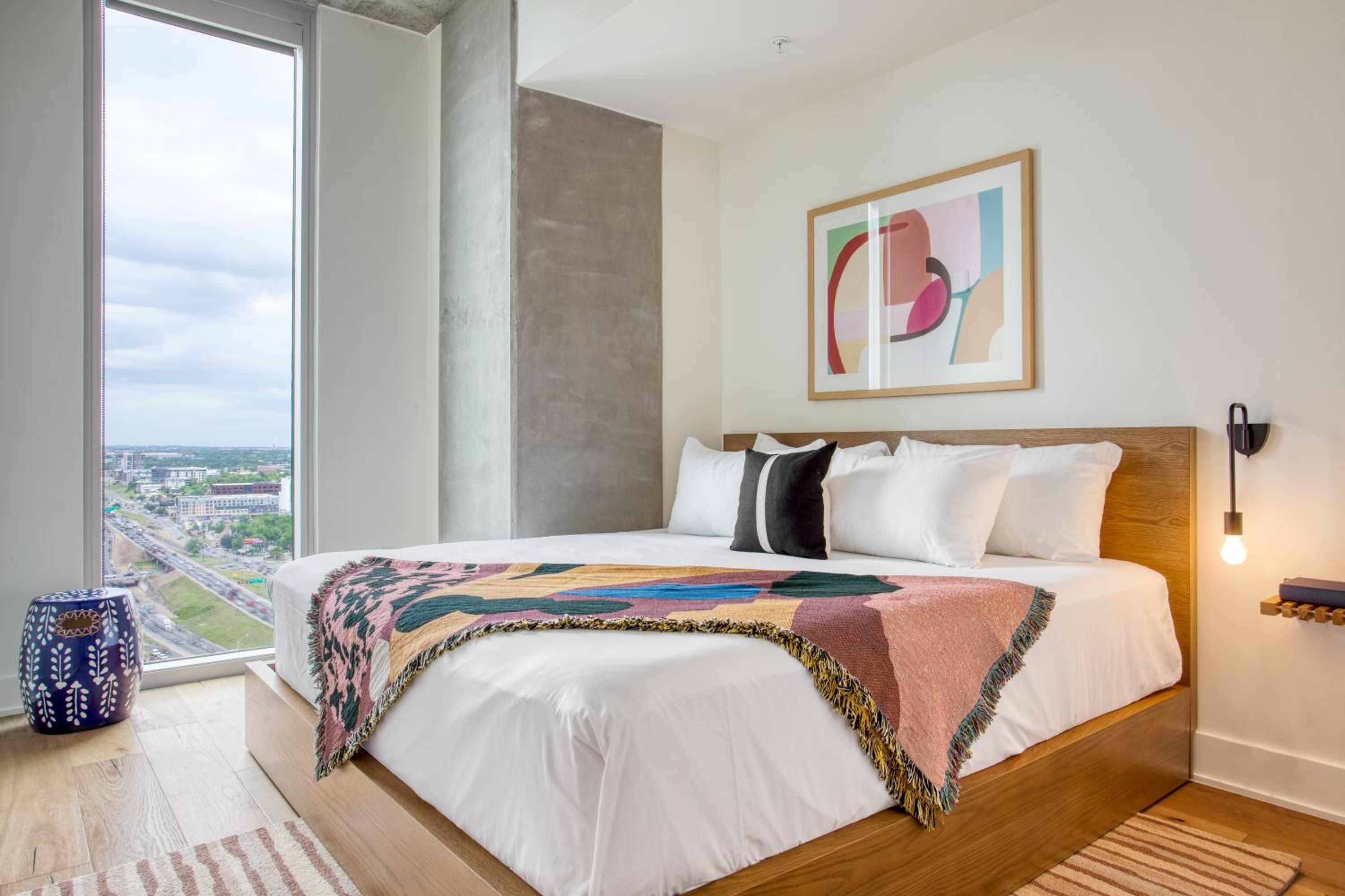 The Natiivo by AvantStay Modern High-Rise with Rooftop Pool & Skyline Views