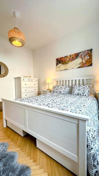 Apartmán s balkonem u parku & 15 minut do centra