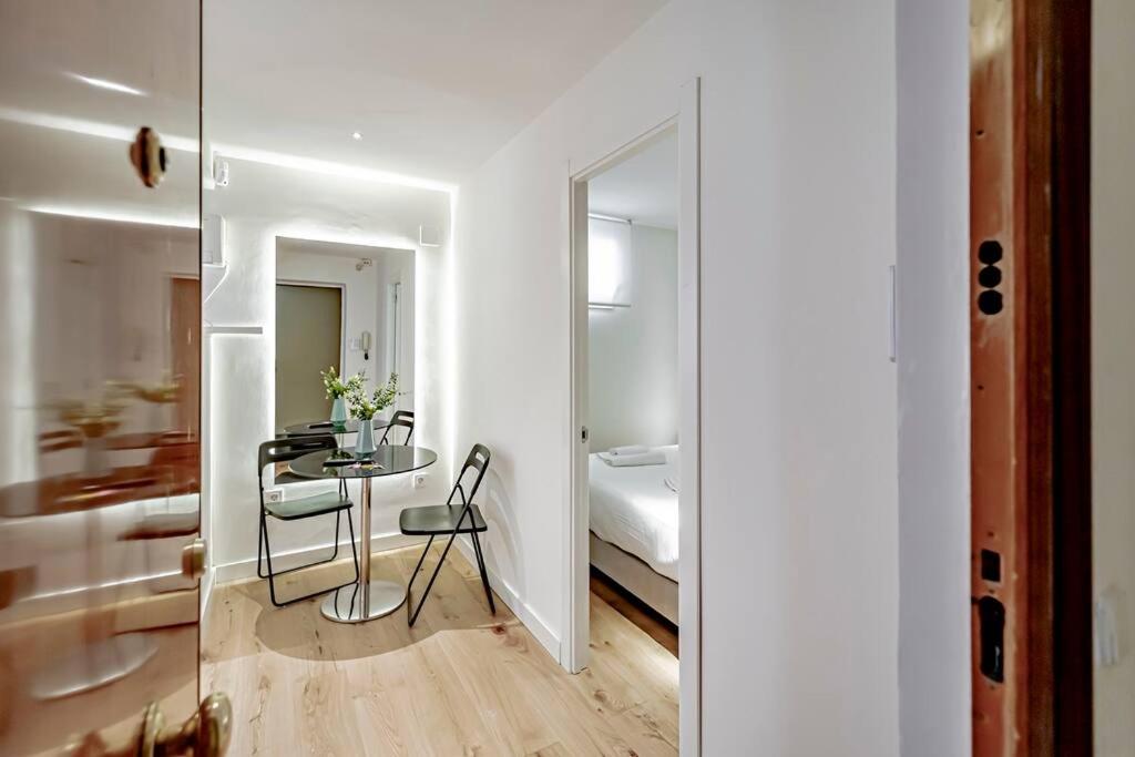 New modern Apartment Malasaña - Chueca 5 Pax view 4