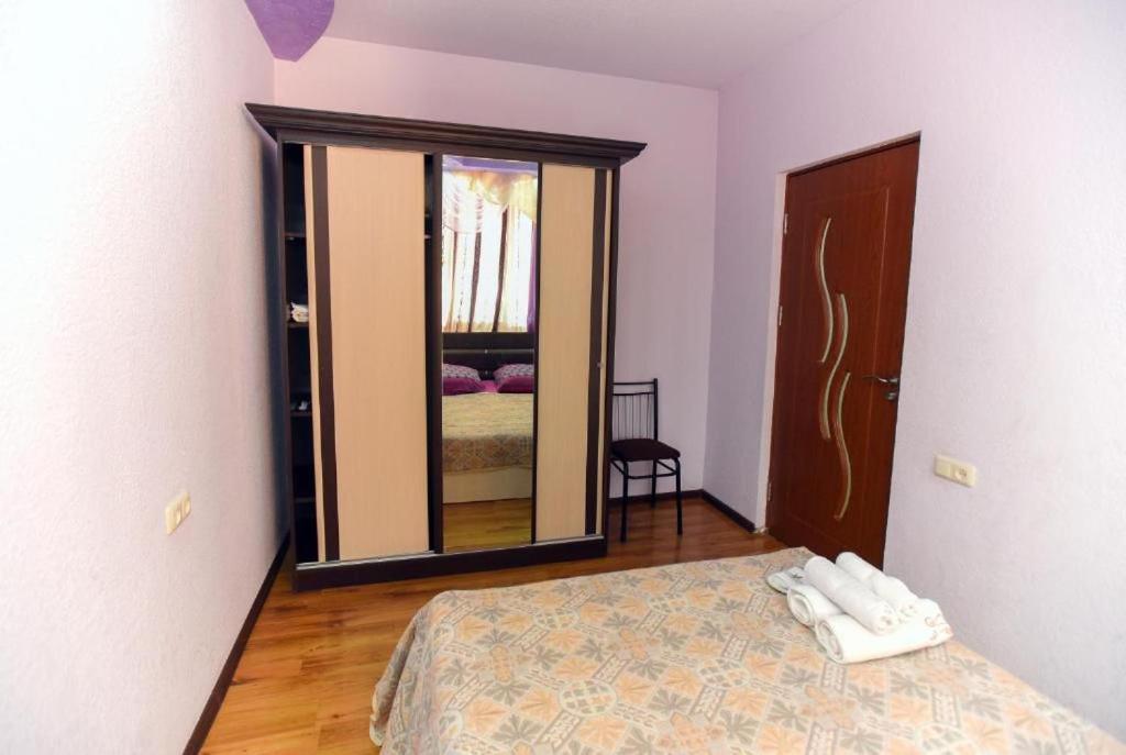 Golden Eagle Family Guesthouse