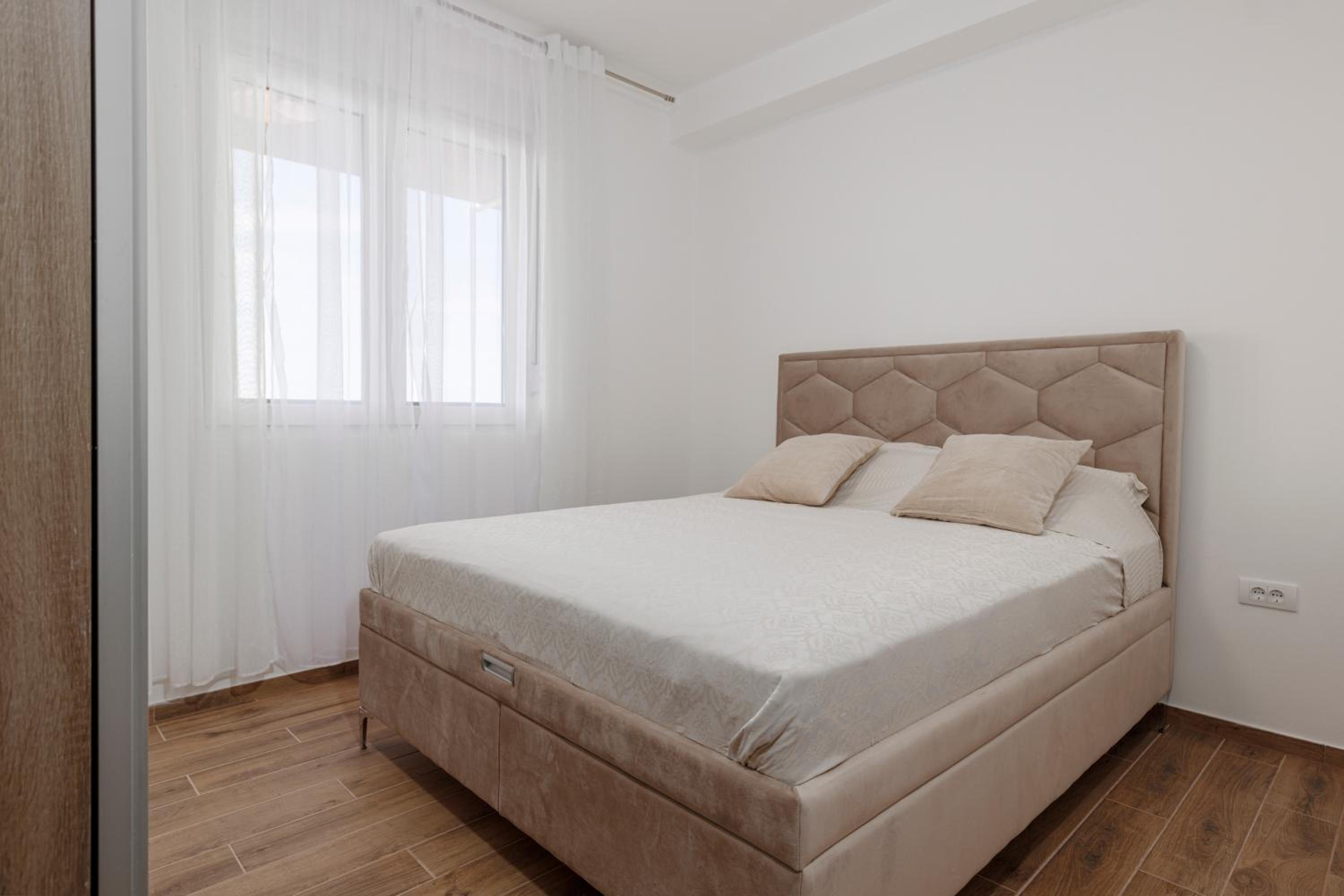 INDJIJA CENTAR Lux Apartment view 4