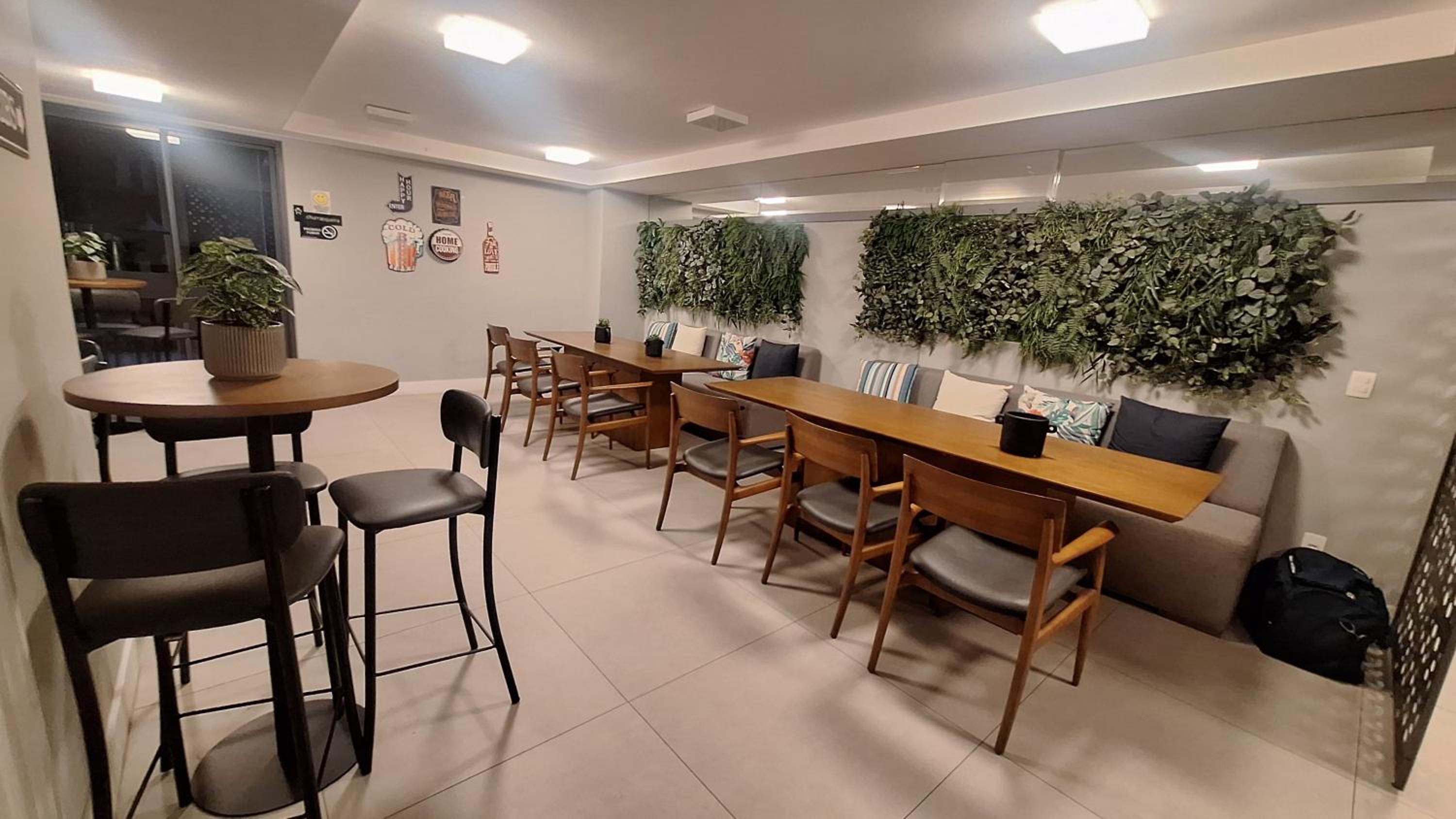 seu merecido lar carioca, com piscina e academia