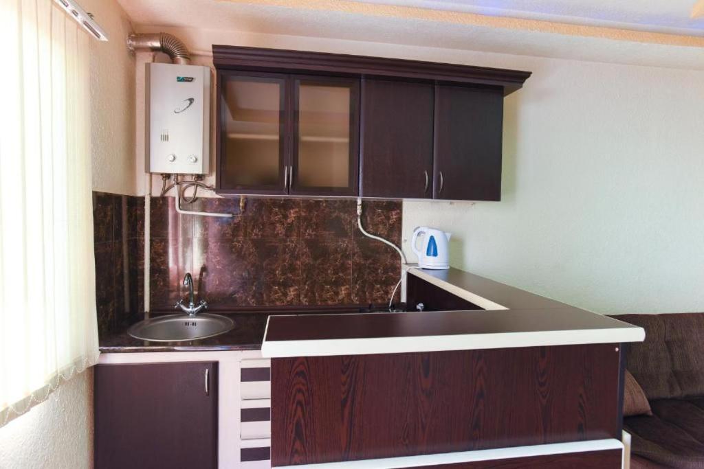 Golden Eagle Family Guesthouse